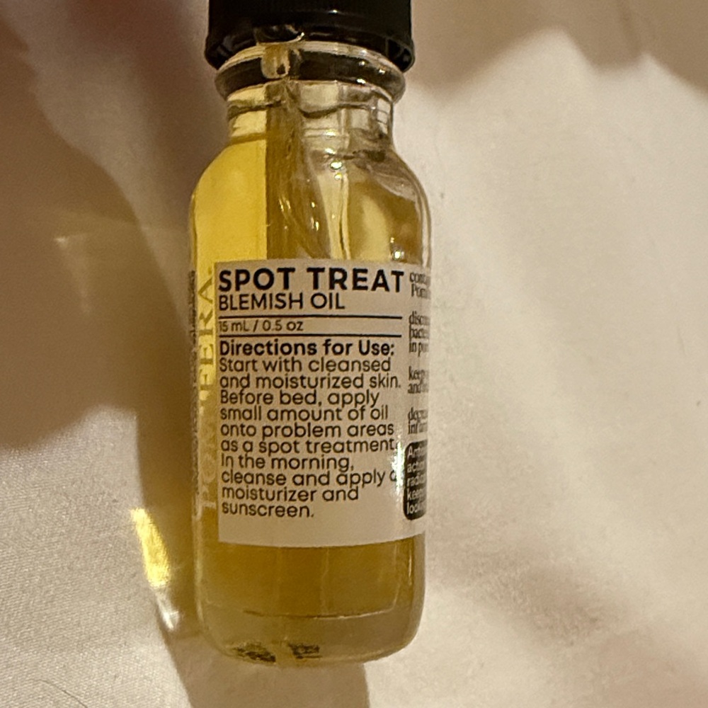 Pomifera Spot Treat Blemish Oil - Treatment Oil NWT - Picture 2 of 5